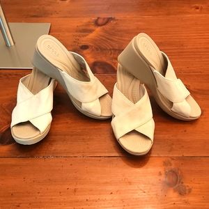 Crocs wedge sandals size 7 oyster